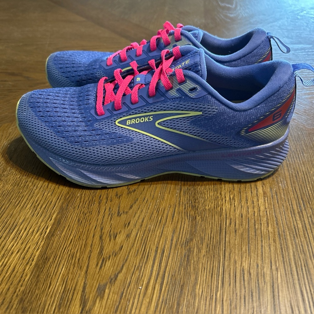 Brooks Levitate 6 Purple/Pink Running Shoes - Women's Size 8 1203831B557